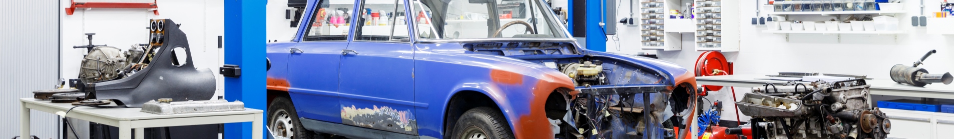 oldtimerstalling en sleutelen